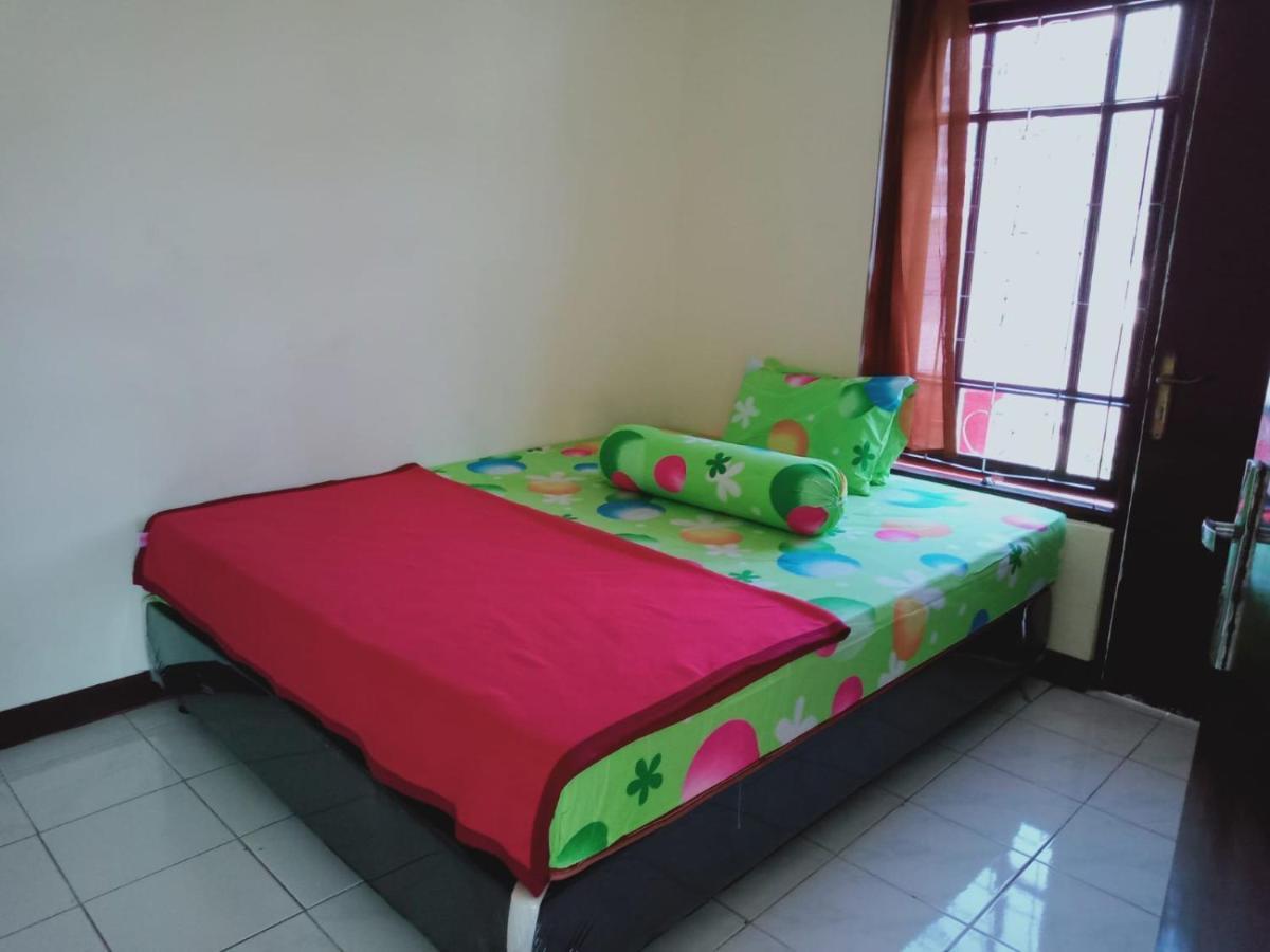 Villa Musti Green Apple Cipanas Sindanglaya Exteriér fotografie