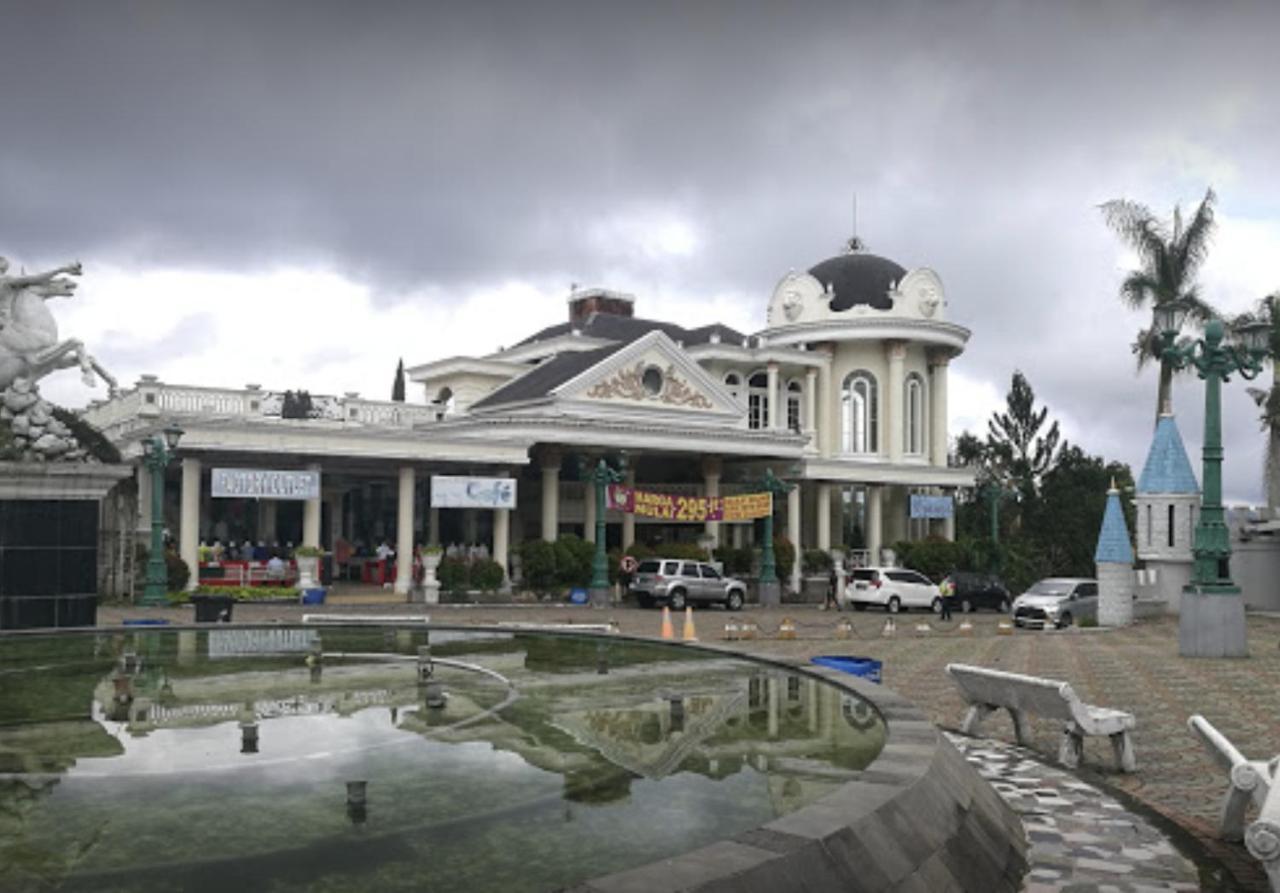 Villa Musti Green Apple Cipanas Sindanglaya Exteriér fotografie