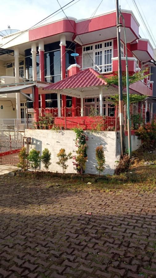 Villa Musti Green Apple Cipanas Sindanglaya Exteriér fotografie
